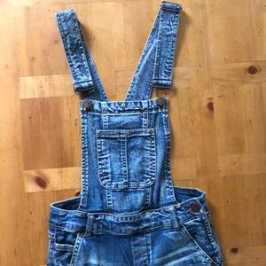 Cute denim/acid-wash overalls